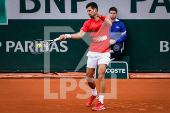 2022-05-29 - Novak DJOKOVIC of Serbia during the Day eight of Roland-Garros 2022, French Open 2022, Grand Slam tennis tournament on May 29, 2022 at Roland-Garros stadium in Paris, France - TENNIS - ROLAND GARROS 2022 - WEEK 2 - INTERNATIONALS - TENNIS