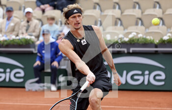 2022-05-29 - Alexander Zverev of Germany during day 8 of the French Open 2022, Roland-Garros 2022, second Grand Slam tennis tournament of the season on May 29, 2022 at Roland-Garros stadium in Paris, France - TENNIS - ROLAND GARROS 2022 - WEEK 1 PART 2 - INTERNATIONALS - TENNIS