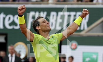 2022-05-29 - Rafael Nadal of Spain celebrates his victory during day 8 of the French Open 2022, Roland-Garros 2022, second Grand Slam tennis tournament of the season on May 29, 2022 at Roland-Garros stadium in Paris, France - TENNIS - ROLAND GARROS 2022 - WEEK 1 PART 2 - INTERNATIONALS - TENNIS
