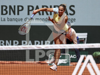 2022-05-30 - Madison Keys of USA during day 9 of Roland-Garros 2022, French Open 2022, second Grand Slam tennis tournament of the season on May 30, 2022 at Roland-Garros stadium in Paris, France - TENNIS - ROLAND GARROS 2022 - WEEK 2 - INTERNATIONALS - TENNIS