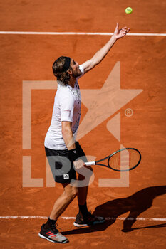 2022-05-30 - Stefanos TSITSIPAS of Greece during the Day nine of Roland-Garros 2022, French Open 2022, Grand Slam tennis tournament on May 30, 2022 at Roland-Garros stadium in Paris, France - TENNIS - ROLAND GARROS 2022 - WEEK 2 - INTERNATIONALS - TENNIS