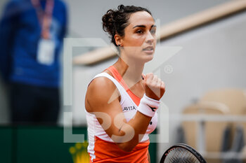 2022-05-31 - Martina TREVISAN of Italia celebrates his point during the Day ten of Roland-Garros 2022, French Open 2022, Grand Slam tennis tournament on May 31, 2022 at Roland-Garros stadium in Paris, France - TENNIS - ROLAND GARROS 2022 - WEEK 2 - INTERNATIONALS - TENNIS