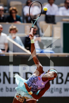 2022-05-31 - Coco GAUFF of United States during the Day ten of Roland-Garros 2022, French Open 2022, Grand Slam tennis tournament on May 31, 2022 at Roland-Garros stadium in Paris, France - TENNIS - ROLAND GARROS 2022 - WEEK 2 - INTERNATIONALS - TENNIS