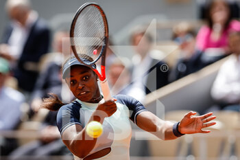 2022-05-31 - Sloane STEPHENS of United States during the Day ten of Roland-Garros 2022, French Open 2022, Grand Slam tennis tournament on May 31, 2022 at Roland-Garros stadium in Paris, France - TENNIS - ROLAND GARROS 2022 - WEEK 2 - INTERNATIONALS - TENNIS
