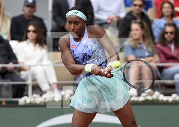 2022-05-31 - Coco Gauff of USA during day 10 of Roland-Garros 2022, French Open 2022, second Grand Slam tennis tournament of the season on May 31, 2022 at Roland-Garros stadium in Paris, France - TENNIS - ROLAND GARROS 2022 - WEEK 2 - INTERNATIONALS - TENNIS