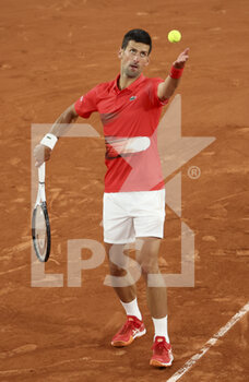 2022-05-31 - Novak Djokovic of Serbia during day 10 of Roland-Garros 2022, French Open 2022, second Grand Slam tennis tournament of the season on May 31, 2022 at Roland-Garros stadium in Paris, France - TENNIS - ROLAND GARROS 2022 - WEEK 2 - INTERNATIONALS - TENNIS