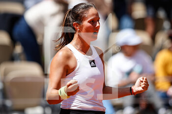 2022-05-31 - Daria KASATKINA of Russia celebrates his victory during the Day eleven of Roland-Garros 2022, French Open 2022, Grand Slam tennis tournament on June 01, 2022 at Roland-Garros stadium in Paris, France - TENNIS - ROLAND GARROS 2022 - WEEK 2 - INTERNATIONALS - TENNIS