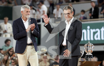 2022-06-04 - Gilles Moretton, President of the French Tennis Federation, trophy presenter Mats Wilander during the women's final trophy ceremony on day 14 of Roland-Garros 2022, French Open 2022, second Grand Slam tennis tournament of the season on June 4, 2022 at Roland-Garros stadium in Paris, France - TENNIS - ROLAND GARROS 2022 - WEEK 2 - INTERNATIONALS - TENNIS