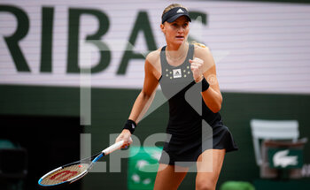 2022-06-05 - Kristina Mladenovic of France in action during the doubles final of the Roland-Garros 2022, Grand Slam tennis tournament on June 5, 2022 at Roland-Garros stadium in Paris, France - TENNIS - ROLAND GARROS 2022 - WEEK 2 - INTERNATIONALS - TENNIS