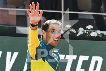 2022-06-05 - Rafael "Rafa" Nadal of Spain waves to the audience after the French Open final against Casper Ruud, Grand Slam tennis tournament on June 5, 2022 at Roland-Garros stadium in Paris, France - TENNIS - ROLAND GARROS 2022 - WEEK 2 - INTERNATIONALS - TENNIS