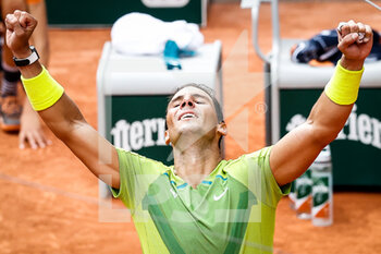 2022-06-05 - Rafael NADAL of Spain celebrates his victory during the Day fifteen of Roland-Garros 2022, French Open 2022, Grand Slam tennis tournament on June 05, 2022 at Roland-Garros stadium in Paris, France - TENNIS - ROLAND GARROS 2022 - WEEK 2 - INTERNATIONALS - TENNIS