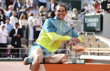 2022-06-05 - Winner Rafael Nadal of Spain during the trophy ceremony of the men's final during day 15 of Roland-Garros 2022, French Open 2022, second Grand Slam tennis tournament of the season on June 5, 2022 at Roland-Garros stadium in Paris, France - TENNIS - ROLAND GARROS 2022 - WEEK 2 - INTERNATIONALS - TENNIS