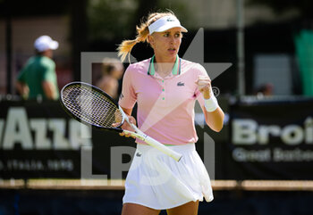 2022-06-13 - Jil Teichmann of Switzerland in action against Daria Saville of Australia during the first round of the 2022 bett1Open WTA 500 tennis tournament on June 13, 2022 at Rot-Weiss Tennis Club in Berlin, Germany - TENNIS - WTA - 2022 BETT1OPEN - INTERNATIONALS - TENNIS