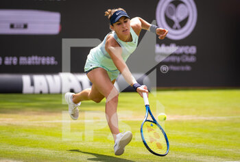 2022-06-14 - Belinda Bencic of Switzerland in action against Jule Niemeier of Germany during the first round of the 2022 bett1Open WTA 500 tennis tournament on June 14, 2022 at Rot-Weiss Tennis Club in Berlin, Germany - TENNIS - WTA - 2022 BETT1OPEN - INTERNATIONALS - TENNIS