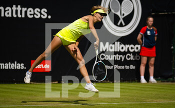 2022-06-14 - Maryna Zanveska of Belgium in action against Ekaterina Alexandrova of Russia during the first round of the 2022 bett1Open WTA 500 tennis tournament on June 14, 2022 at Rot-Weiss Tennis Club in Berlin, Germany - TENNIS - WTA - 2022 BETT1OPEN - INTERNATIONALS - TENNIS
