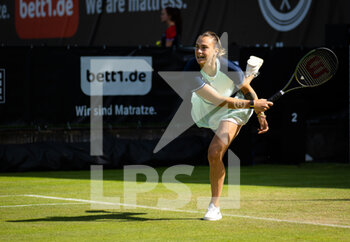 2022-06-14 - Aryna Sabalenka of Belarus in action against Veronika Kudermetova of Russia during the first round of the 2022 bett1Open WTA 500 tennis tournament on June 14, 2022 at Rot-Weiss Tennis Club in Berlin, Germany - TENNIS - WTA - 2022 BETT1OPEN - INTERNATIONALS - TENNIS