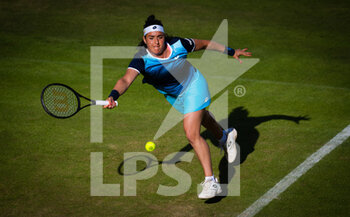 2022-06-14 - Ons Jabeur of Tunisia in action against Karolina Muchova of the Czech Republic during the second round of the 2022 bett1Open WTA 500 tennis tournament on June 14, 2022 at Rot-Weiss Tennis Club in Berlin, Germany - TENNIS - WTA - 2022 BETT1OPEN - INTERNATIONALS - TENNIS