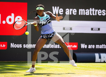 2022-06-15 - Cori Gauff of the United States in action against Ann Li of the United States during the first round of the 2022 bett1Open WTA 500 tennis tournament on June 15, 2022 at Rot-Weiss Tennis Club in Berlin, Germany - TENNIS - WTA - 2022 BETT1OPEN - INTERNATIONALS - TENNIS
