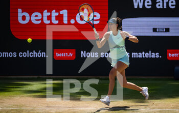2022-06-18 - Belinda Bencic of Switzerland in action against Maria Sakkari of Greece during the semi-final of the 2022 bett1Open WTA 500 tennis tournament on June 18, 2022 at Rot-Weiss Tennis Club in Berlin, Germany - TENNIS - WTA - 2022 BETT1OPEN - INTERNATIONALS - TENNIS