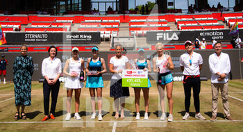 2022-06-19 - Alize Cornet of France & Jil Teichmann of Switzerland and Storm Sanders of Australia & Katerina Siniakova of the Czech Republic pose with their trophies after the doubles final of the 2022 bett1Open WTA 500 tennis tournament on June 19, 2022 at Rot-Weiss Tennis Club in Berlin, Germany - TENNIS - WTA - 2022 BETT1OPEN - INTERNATIONALS - TENNIS