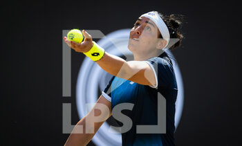 2022-06-19 - Ons Jabeur of Tunisia in action against Belinda Bencic of Switzerland during the final of the 2022 bett1Open WTA 500 tennis tournament on June 19, 2022 at Rot-Weiss Tennis Club in Berlin, Germany - TENNIS - WTA - 2022 BETT1OPEN - INTERNATIONALS - TENNIS