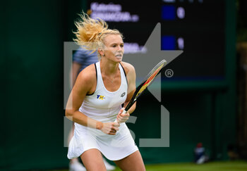 2022-06-27 - Katerina Siniakova of the Czech Republic in action against Maja Chwalinska of Poland during the first round of the 2022 Wimbledon Championships, Grand Slam tennis tournament on June 27, 2022 at All England Lawn Tennis Club in Wimbledon near London, England - TENNIS - WIMBLEDON 2022 - INTERNATIONALS - TENNIS