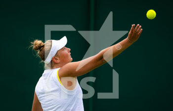 2022-06-28 - Nastaja Schunk of Germany in action against Mihaela Buzarnescu of Romania during the first round of the 2022 Wimbledon Championships, Grand Slam tennis tournament on June 28, 2022 at All England Lawn Tennis Club in Wimbledon near London, England - TENNIS - WIMBLEDON 2022 - INTERNATIONALS - TENNIS