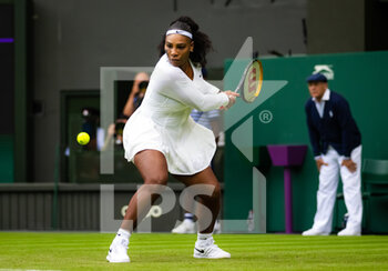 2022-06-28 - Serena Williams of the United States in action against Harmony Tan of France during the first round of the 2022 Wimbledon Championships, Grand Slam tennis tournament on June 28, 2022 at All England Lawn Tennis Club in Wimbledon near London, England - TENNIS - WIMBLEDON 2022 - INTERNATIONALS - TENNIS