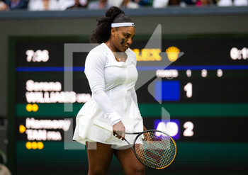 2022-06-28 - Serena Williams of the United States in action against Harmony Tan of France during the first round of the 2022 Wimbledon Championships, Grand Slam tennis tournament on June 28, 2022 at All England Lawn Tennis Club in Wimbledon near London, England - TENNIS - WIMBLEDON 2022 - INTERNATIONALS - TENNIS