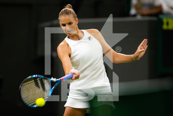 2022-06-28 - Karolina Pliskova of the Czech Republic in action against Tereza Martincova of the Czech Republic during the first round of the 2022 Wimbledon Championships, Grand Slam tennis tournament on June 28, 2022 at All England Lawn Tennis Club in Wimbledon near London, England - TENNIS - WIMBLEDON 2022 - INTERNATIONALS - TENNIS
