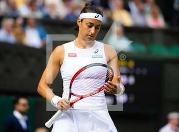 2022-06-29 - Caroline Garcia of France in action against Emma Raducanu of Great Britain during the second round of the 2022 Wimbledon Championships, Grand Slam tennis tournament on June 29, 2022 at All England Lawn Tennis Club in Wimbledon near London, England - TENNIS - WIMBLEDON 2022 - INTERNATIONALS - TENNIS