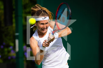 2022-06-29 - Marie Bouzkova of the Czech Republic in action against Ann Li of United States during the second round of the 2022 Wimbledon Championships, Grand Slam tennis tournament on June 29, 2022 at All England Lawn Tennis Club in Wimbledon near London, England - TENNIS - WIMBLEDON 2022 - INTERNATIONALS - TENNIS