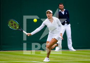 2022-06-30 - Ana Bogdan of Romania in action against Petra Kvitova of the Czech Republic during the second round of the 2022 Wimbledon Championships, Grand Slam tennis tournament on June 30, 2022 at All England Lawn Tennis Club in Wimbledon near London, England - TENNIS - WIMBLEDON 2022 - INTERNATIONALS - TENNIS