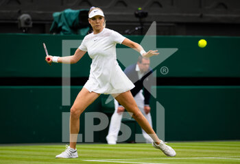 2022-06-30 - Katie Boulter of Great Britain in action against Karolina Pliskova of the Czech Republic during the second round of the 2022 Wimbledon Championships, Grand Slam tennis tournament on June 30, 2022 at All England Lawn Tennis Club in Wimbledon near London, England - TENNIS - WIMBLEDON 2022 - INTERNATIONALS - TENNIS