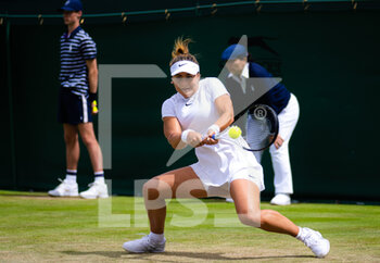 2022-06-30 - Bianca Andreescu of Canada in action against Elena Rybakina of Kazakhstan during the second round of the 2022 Wimbledon Championships, Grand Slam tennis tournament on June 30, 2022 at All England Lawn Tennis Club in Wimbledon near London, England - TENNIS - WIMBLEDON 2022 - INTERNATIONALS - TENNIS