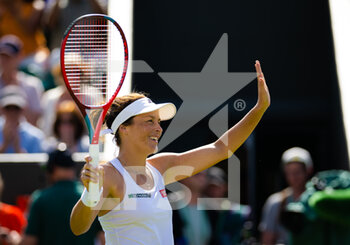 2022-07-01 - Tatjana Maria of Germany in action against Maria Sakkari of Greece during the third round of the 2022 Wimbledon Championships, Grand Slam tennis tournament on July 1, 2022 at All England Lawn Tennis Club in Wimbledon near London, England - TENNIS - WIMBLEDON 2022 - INTERNATIONALS - TENNIS