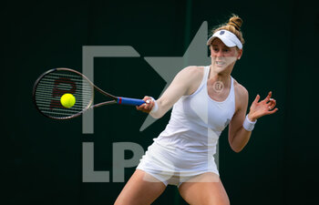 2022-07-01 - Alison Riske-Amritraj of the United States in action against Marie Bouzkova of the Czech Republic during the third round of the 2022 Wimbledon Championships, Grand Slam tennis tournament on July 1, 2022 at All England Lawn Tennis Club in Wimbledon near London, England - TENNIS - WIMBLEDON 2022 - INTERNATIONALS - TENNIS