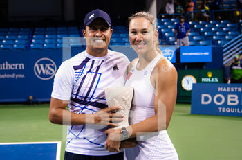 2022-08-21 - Nicole Melichar-Martinez of the United States poses with her runner up trophy after the doubles final of the 2022 Western & Southern Open, WTA 1000 tennis tournament on August 21, 2022 in Cincinnati, United States - TENNIS - WTA - WESTERN AND SOUTHERN OPEN 2022 - INTERNATIONALS - TENNIS