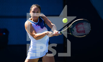 2022-08-30 - Elisabetta Cocciaretto of Italy in action against Aliaksandra Sasnovich of Belarus during the first round of the US Open 2022, Grand Slam tennis tournament on August 30, 2022 at USTA National Tennis Center in New York, United States - TENNIS - US OPEN 2022 - WEEK 1 - INTERNATIONALS - TENNIS