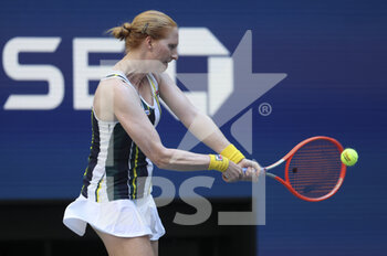2022-08-30 - Alison Van Uytvanck of Belgium during day 2 of the US Open 2022, 4th Grand Slam tennis tournament of the season on August 30, 2022 at USTA National Tennis Center in New York, United States - TENNIS - US OPEN 2022 - WEEK 1 - INTERNATIONALS - TENNIS