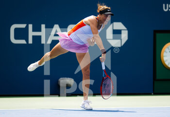 2022-08-29 - Tatjana Maria of Germany in action against Maria Sakkari of Greece during the first round of the US Open 2022, Grand Slam tennis tournament on August 29, 2022 at USTA National Tennis Center in New York, United States - TENNIS - US OPEN 2022 - WEEK 1 - INTERNATIONALS - TENNIS