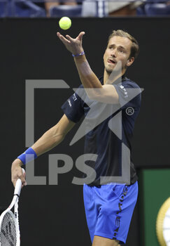 2022-08-31 - Daniil Medvedev of Russia during day 3 of the US Open 2022, 4th Grand Slam tennis tournament of the season on August 31, 2022 at USTA National Tennis Center in New York, United States - TENNIS - US OPEN 2022 - WEEK 1 - INTERNATIONALS - TENNIS