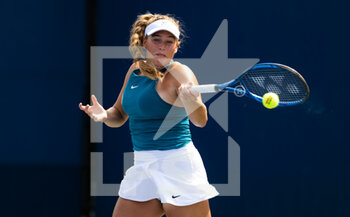 04/09/2022 - Carolina Kuhl of Germany during day 7 of the US Open 2022, 4th Grand Slam tennis tournament of the season on September 4, 2022 at USTA National Tennis Center in New York, United States - TENNIS - US OPEN 2022 - WEEK 2 - INTERNAZIONALI - TENNIS