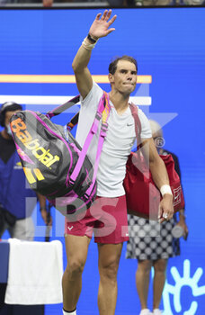 05/09/2022 - Rafael Nadal of Spain salutes the fans after his defeat during day 8 of the US Open 2022, 4th Grand Slam tennis tournament of the season on September 5, 2022 at USTA National Tennis Center in New York, United States - TENNIS - US OPEN 2022 - WEEK 2 - INTERNAZIONALI - TENNIS