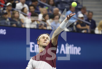 05/09/2022 - Casper Ruud of Norway during day 9 of the US Open 2022, 4th Grand Slam tennis tournament of the season on September 6, 2022 at USTA National Tennis Center in New York, United States - TENNIS - US OPEN 2022 - WEEK 2 - INTERNAZIONALI - TENNIS