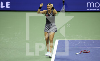 05/09/2022 - Caroline Garcia of France celebrates her victory against Coco Gauff of USA during day 9 of the US Open 2022, 4th Grand Slam tennis tournament of the season on September 6, 2022 at USTA National Tennis Center in New York, United States - TENNIS - US OPEN 2022 - WEEK 2 - INTERNAZIONALI - TENNIS