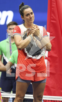 10/09/2022 - Finalist Ons Jabeur of Tunisia during the trophy ceremony following the women's final on day 13 of the US Open 2022, 4th Grand Slam tennis tournament of the season on September 10, 2022 at USTA National Tennis Center in New York, United States - TENNIS - US OPEN 2022 - WEEK 2 - INTERNAZIONALI - TENNIS