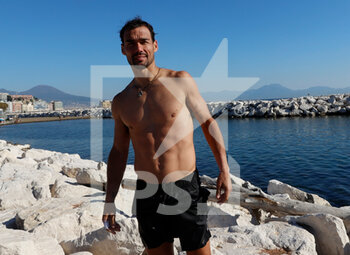 2022-10-20 - Fabio Fognini of Italy has a seabath after the match against Hugo Grenier of France - ATP 250 NAPLES  (DAY4) - INTERNATIONALS - TENNIS