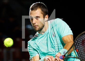2022-10-20 - Laslo Djere of Serbia  - ATP 250 NAPLES  (DAY4) - INTERNATIONALS - TENNIS