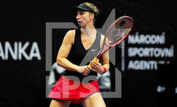 2022-10-01 - Tamara Korpatsch of Germany in action against Gabriela Lee of Romania during the first qualifications round of the 2022 Agel Open WTA 500 tennis tournament on October 1, 2022 in Ostrava, Czech Republic - TENNIS - WTA - AGEL OPEN 2022 - INTERNATIONALS - TENNIS